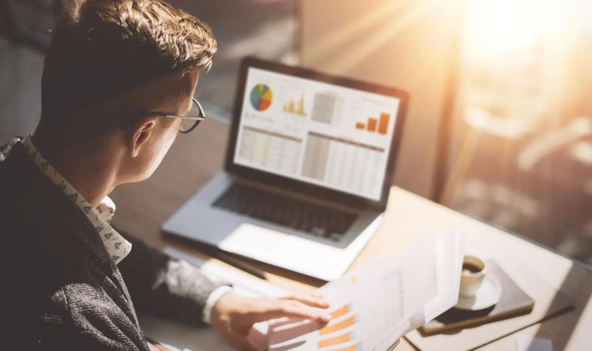 Materiales para reforzar estantes de armarios en pisos BCN