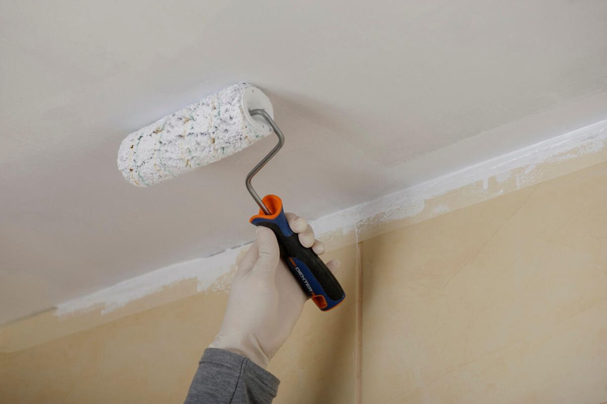 Pasos para pintar techos con condensación en Barcelona