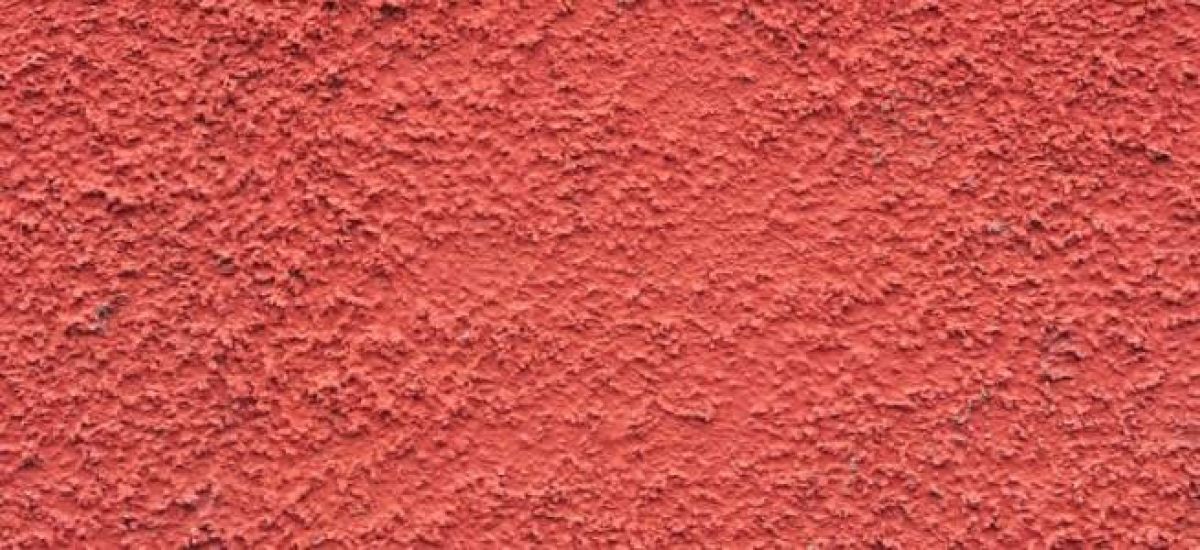 Trucos para pintar paredes rugosas en pisos barceloneses